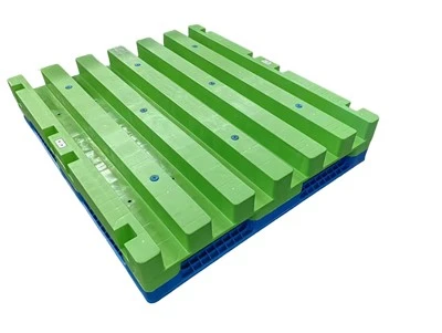 Plastična paleta s rebrastim vrhom